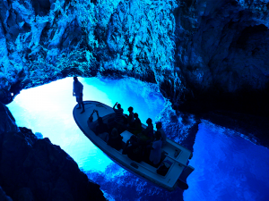Blue-cave-by-Ivo-Pervan-Split-Sea-Tours-DeLuxe-Blue-cave-Tour-from-Split